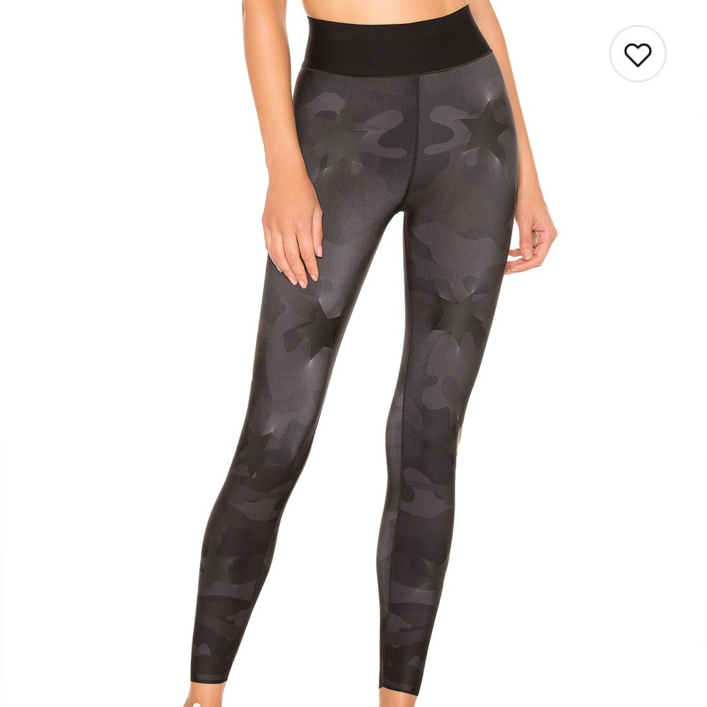 ULTRACOR SILK CAMO LEGGINGS IN CAMOFLAUGE BLACK